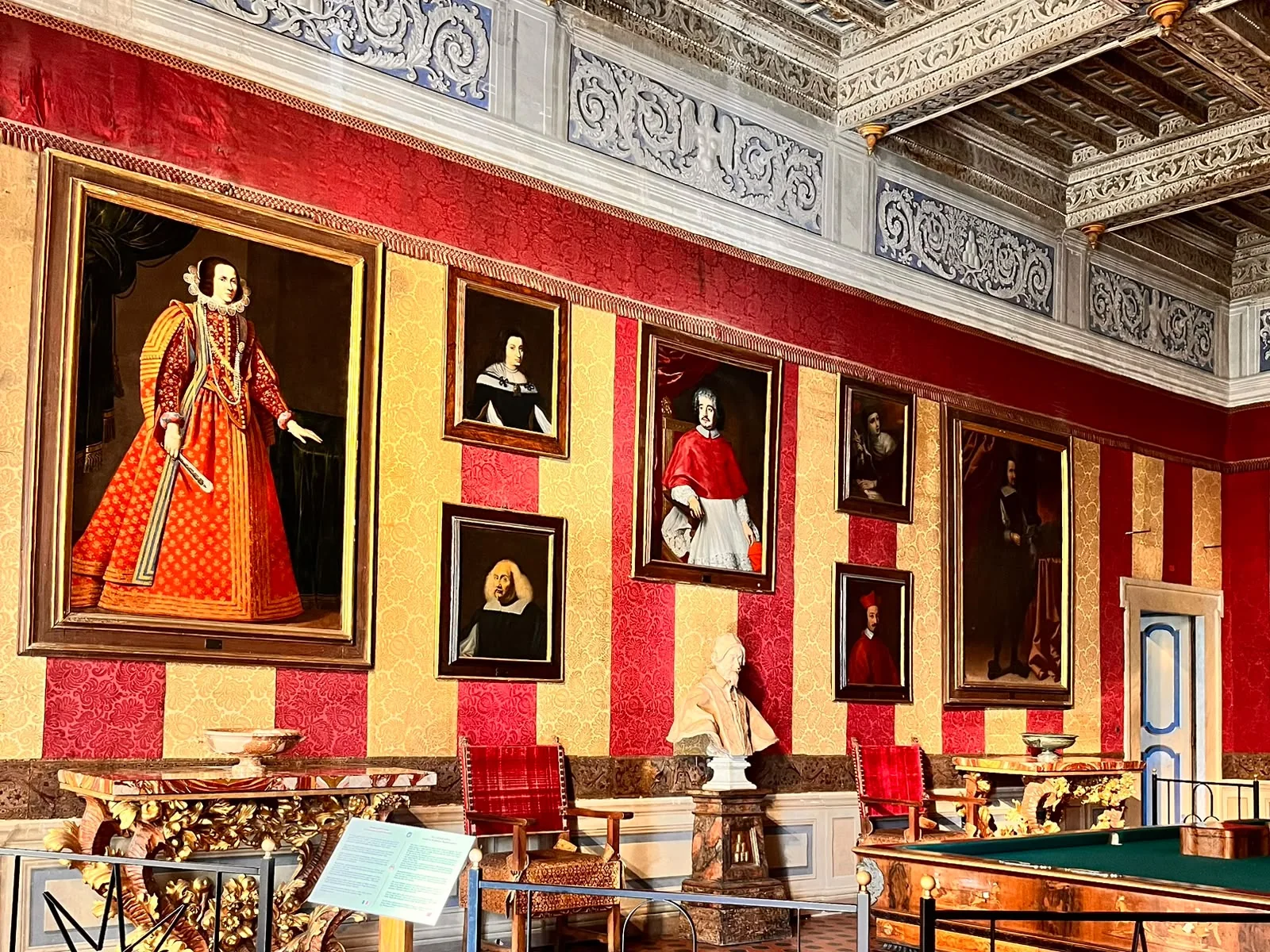GITA AI CASTELLI: PALAZZO CHIGI E LA CHIESA DEL BERNINI AD ARICCIA